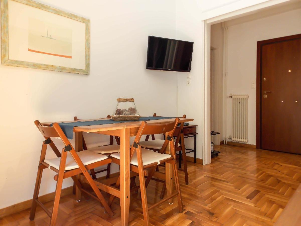 Cozy Plaka Apartment Athens Exterior photo